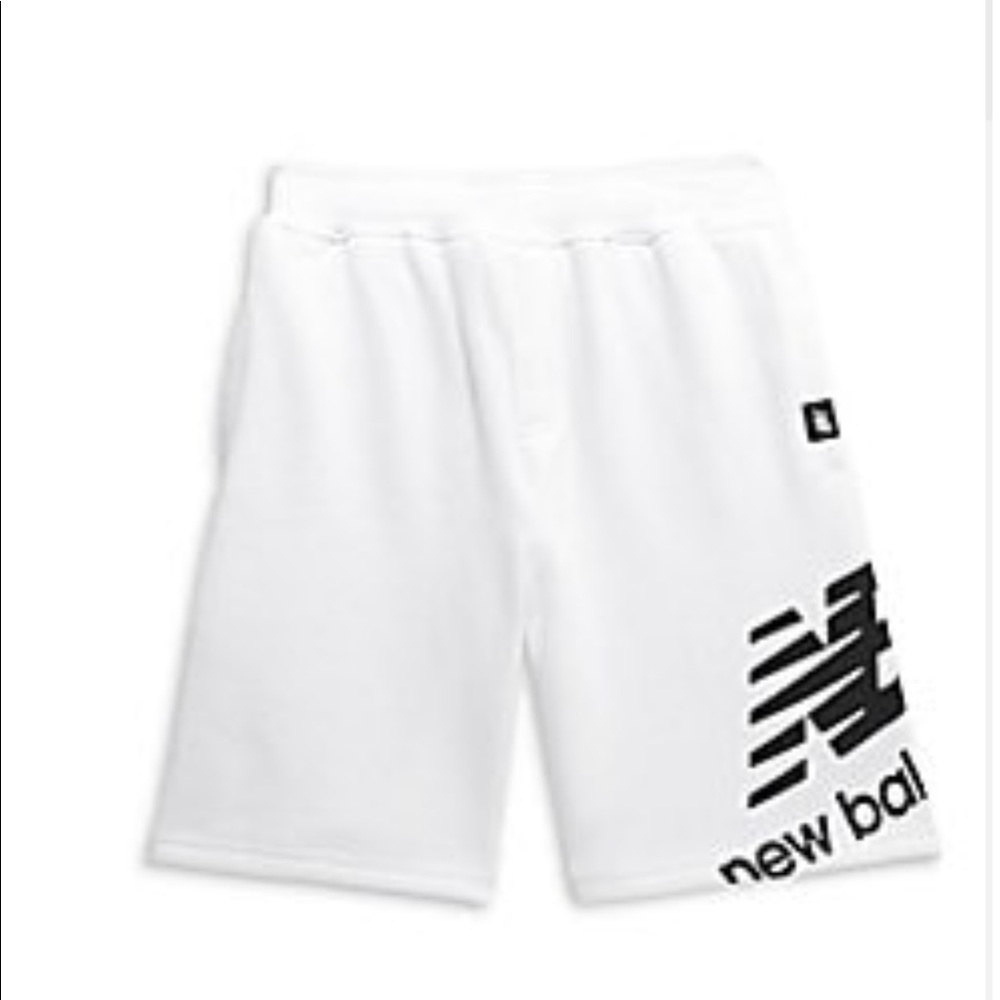 Little Boy's Logo Fleece Shorts
Color: WHITE
Size: 4 new balance